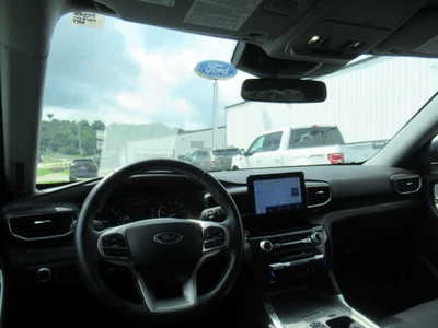 2023 Ford Explorer, $33900. Photo 6