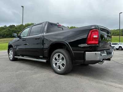 2026 RAM 1500 Crew Cab, $. Photo 3