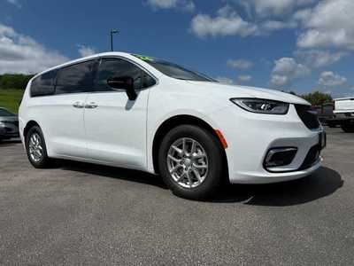 2026 Chrysler Pacifica, $. Photo 12