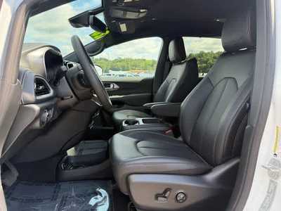 2026 Chrysler Pacifica, $. Photo 4