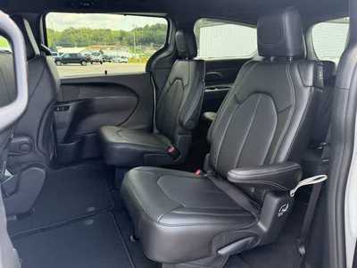 2026 Chrysler Pacifica, $. Photo 5