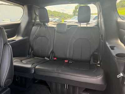 2026 Chrysler Pacifica, $. Photo 6