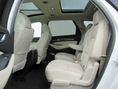 2023 Buick Enclave, $43900. Photo 4