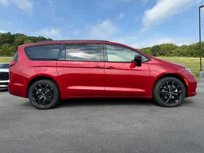 2026 Chrysler Pacifica, $. Photo 12