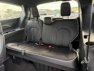 2026 Chrysler Pacifica, $. Photo 6