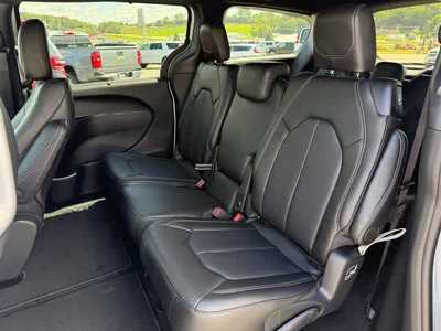 2026 Chrysler Pacifica, $. Photo 5