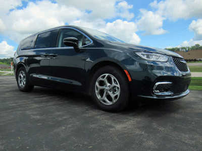 2024 Chrysler Pacifica, $43900. Photo 7