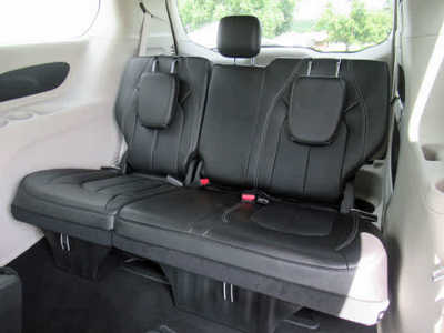 2024 Chrysler Pacifica, $37400. Photo 5