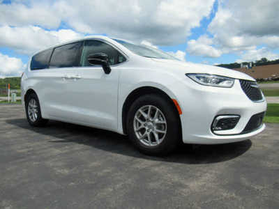 2024 Chrysler Pacifica, $37400. Photo 7