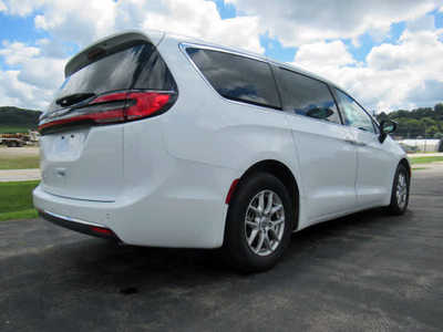 2024 Chrysler Pacifica, $37400. Photo 8