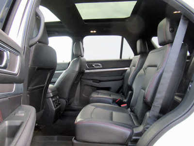 2019 Ford Explorer, $21900. Photo 4