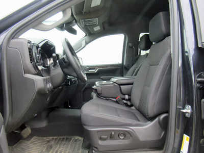 2024 Chevrolet 1500 Crew Cab, $40900. Photo 3