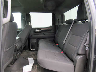 2024 Chevrolet 1500 Crew Cab, $40900. Photo 4