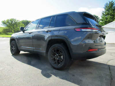2024 Jeep Grand Cherokee, $39900. Photo 2