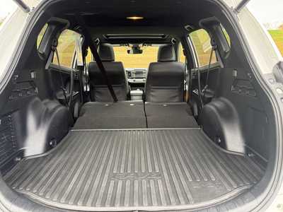 2018 Toyota RAV4, $20600. Photo 12
