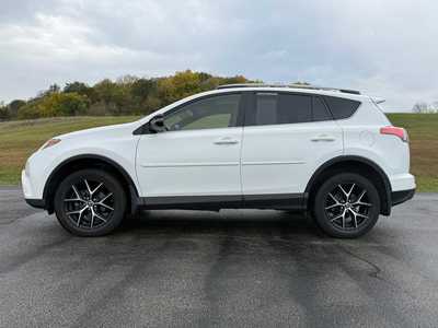 2018 Toyota RAV4, $20600. Photo 7