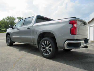 2023 Chevrolet 1500 Crew Cab, $38900. Photo 2