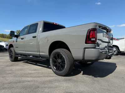 2026 RAM 3500 Crew Cab, $. Photo 7