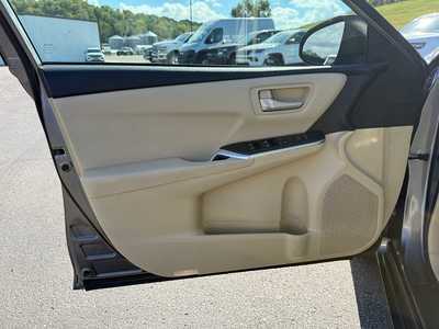 2015 Toyota Camry, $13900. Photo 11
