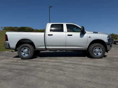 2026 RAM 3500 Crew Cab, $. Photo 5