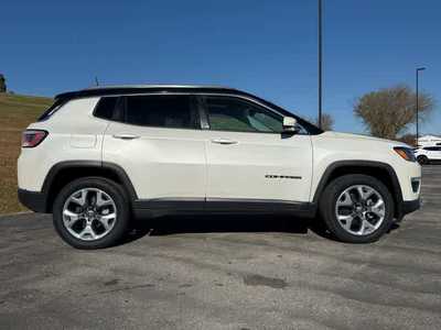 2018 Jeep Compass, $17700. Photo 7