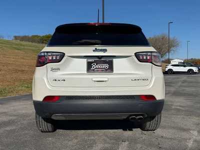 2018 Jeep Compass, $17700. Photo 9