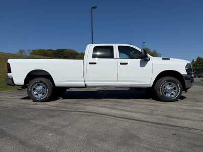 2026 RAM 2500 Crew Cab, $. Photo 5
