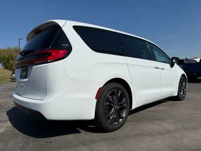 2026 Chrysler Pacifica, $. Photo 6