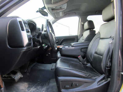 2016 Chevrolet 1500 Crew Cab, $26900. Photo 3