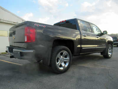 2016 Chevrolet 1500 Crew Cab, $26900. Photo 7