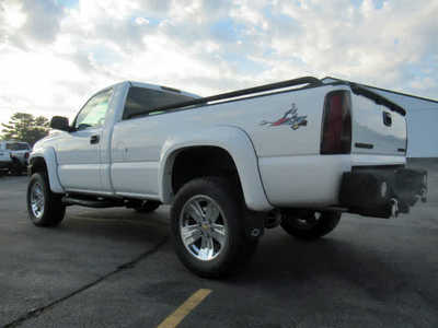 2005 Chevrolet 1500 Reg Cab, $. Photo 2