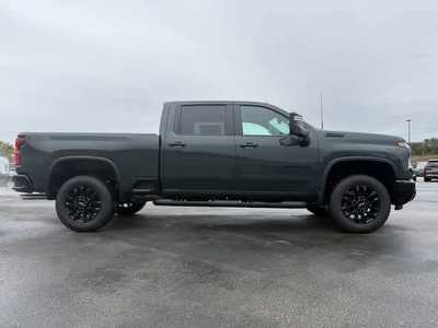 2026 Chevrolet 2500 Crew Cab, $. Photo 5