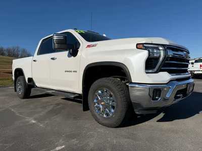 2024 Chevrolet 2500 Crew Cab, $69900. Photo 4