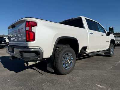 2024 Chevrolet 2500 Crew Cab, $69900. Photo 6