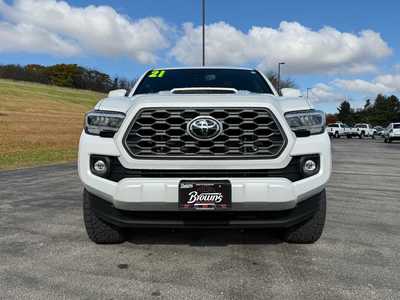 2021 Toyota Tacoma, $38500. Photo 2
