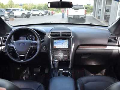 2018 Ford Explorer, $. Photo 4