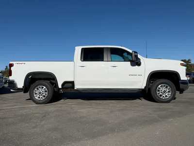 2026 Chevrolet 2500 Crew Cab, $. Photo 5