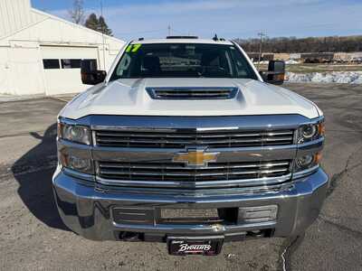 2017 Chevrolet 2500 Crew Cab, $31900. Photo 2
