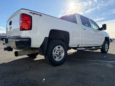 2017 Chevrolet 2500 Crew Cab, $31900. Photo 6