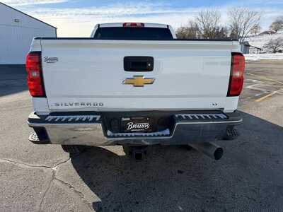 2017 Chevrolet 2500 Crew Cab, $31900. Photo 7