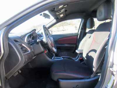 2011 Dodge Avenger, $. Photo 3