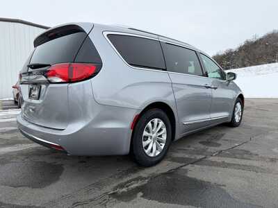 2018 Chrysler Pacifica, $13500. Photo 6