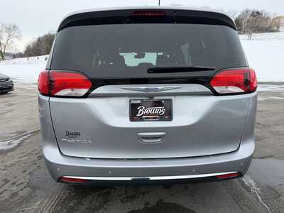 2018 Chrysler Pacifica, $13500. Photo 9
