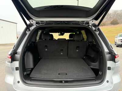 2025 Jeep Grand Cherokee, $41476. Photo 10