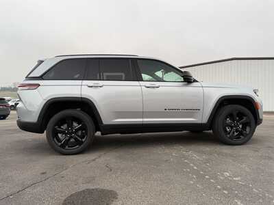 2025 Jeep Grand Cherokee, $41476. Photo 5