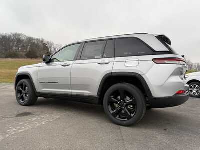 2025 Jeep Grand Cherokee, $41476. Photo 8