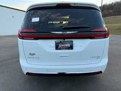 2026 Chrysler Pacifica, $58775. Photo 10