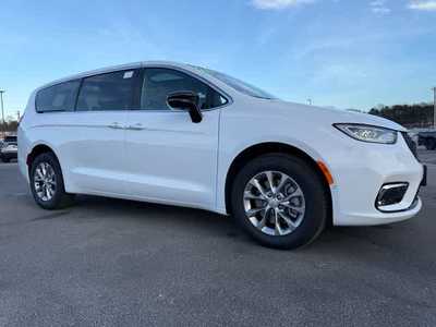2026 Chrysler Pacifica, $58775. Photo 4