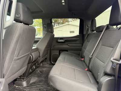 2022 Chevrolet 1500 Crew Cab, $37900. Photo 4