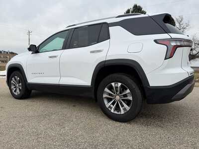 2025 Chevrolet Equinox, $28900. Photo 11